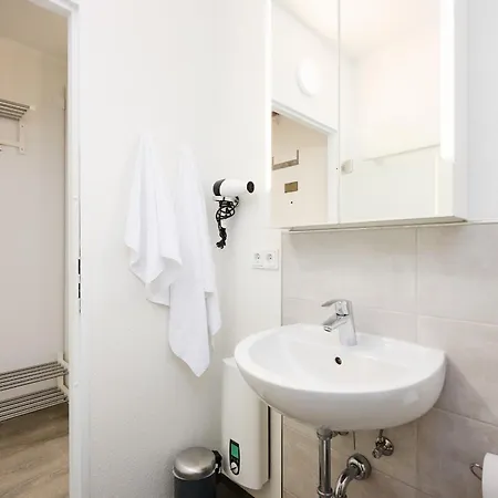 Boern Brn Ankerplatz Laboe